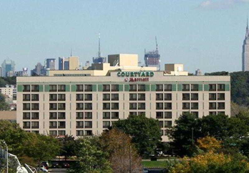 Courtyard By Marriott Secaucus Meadowlands Hotel Екстериор снимка