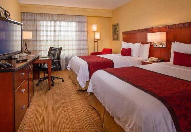 Courtyard By Marriott Secaucus Meadowlands Hotel Екстериор снимка