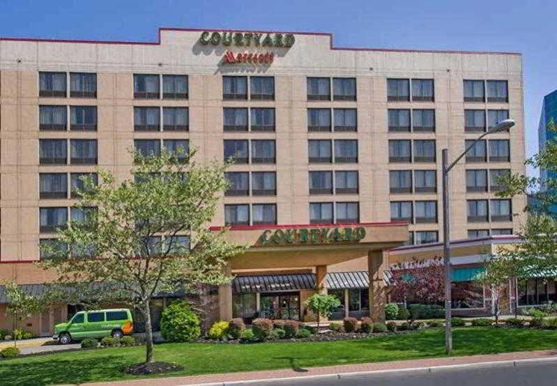 Courtyard By Marriott Secaucus Meadowlands Hotel Екстериор снимка