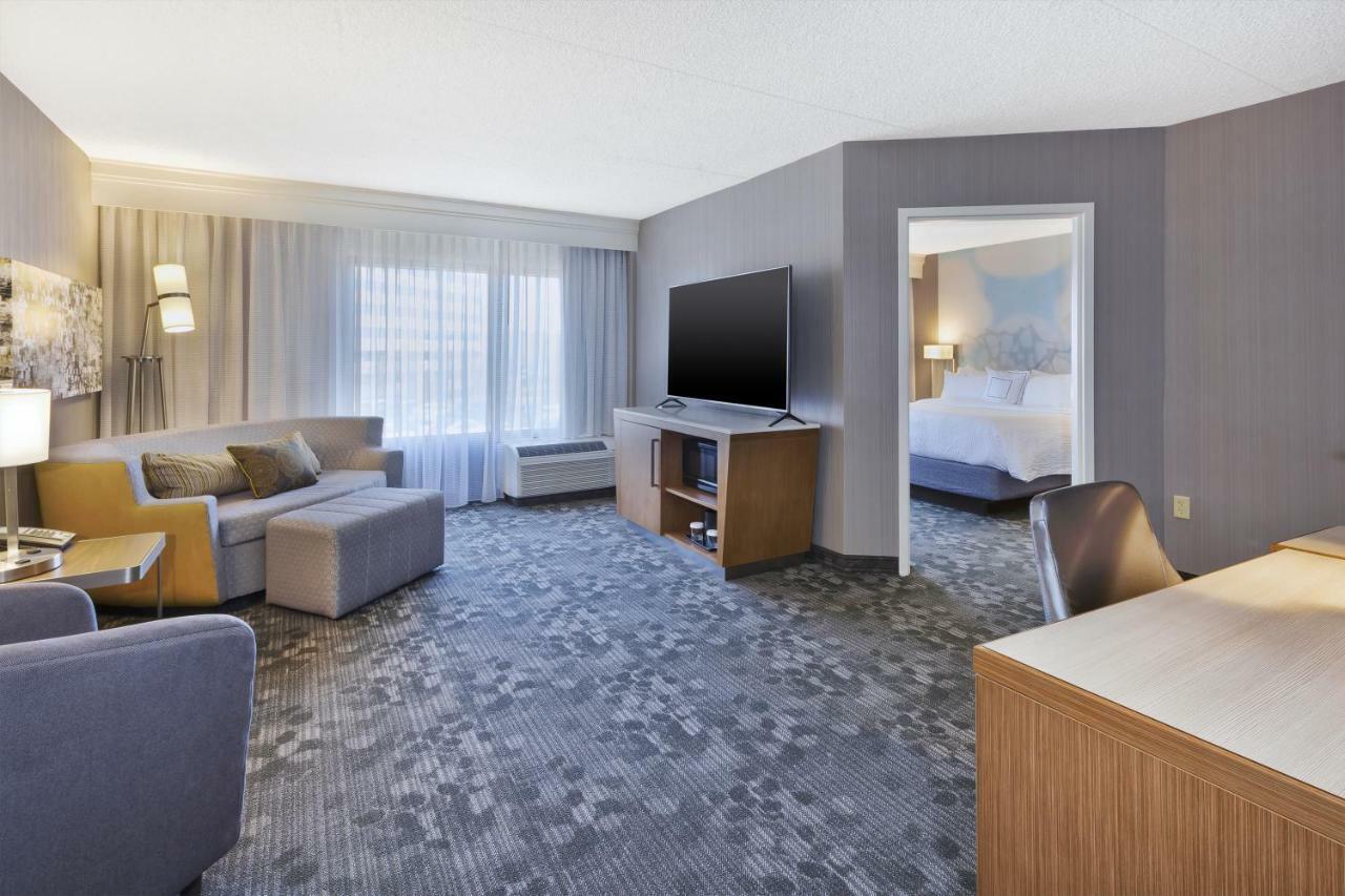 Courtyard By Marriott Secaucus Meadowlands Hotel Екстериор снимка