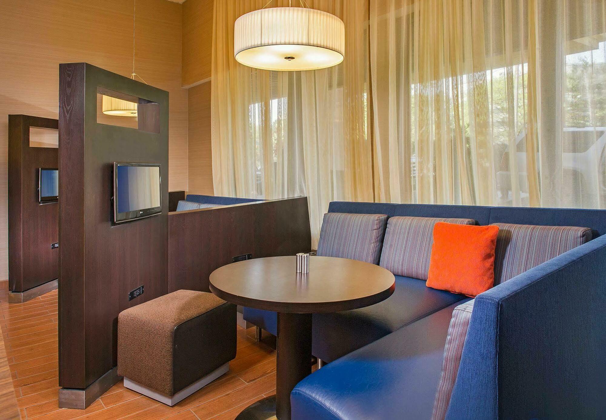 Courtyard By Marriott Secaucus Meadowlands Hotel Екстериор снимка