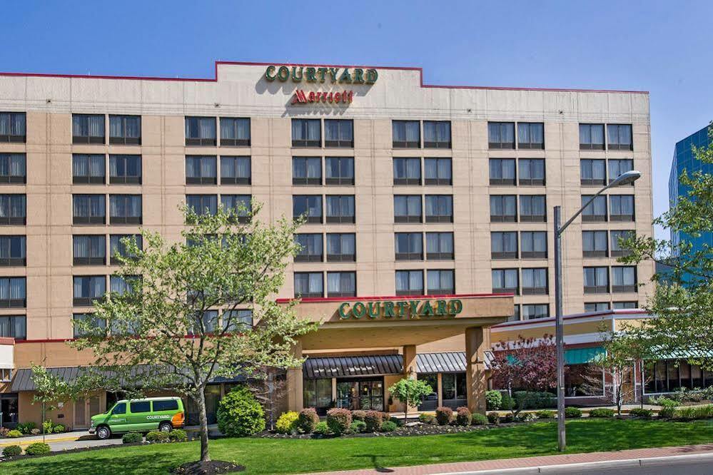 Courtyard By Marriott Secaucus Meadowlands Hotel Екстериор снимка